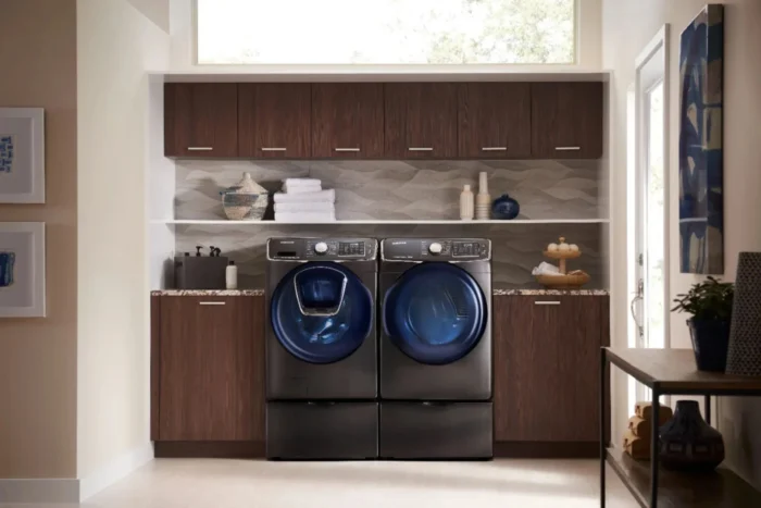 Samsung – 4.5 Cu. Ft. High Efficiency Stackable Front Load Washer with Steam and AddWash – Black stainless steel - Image 6