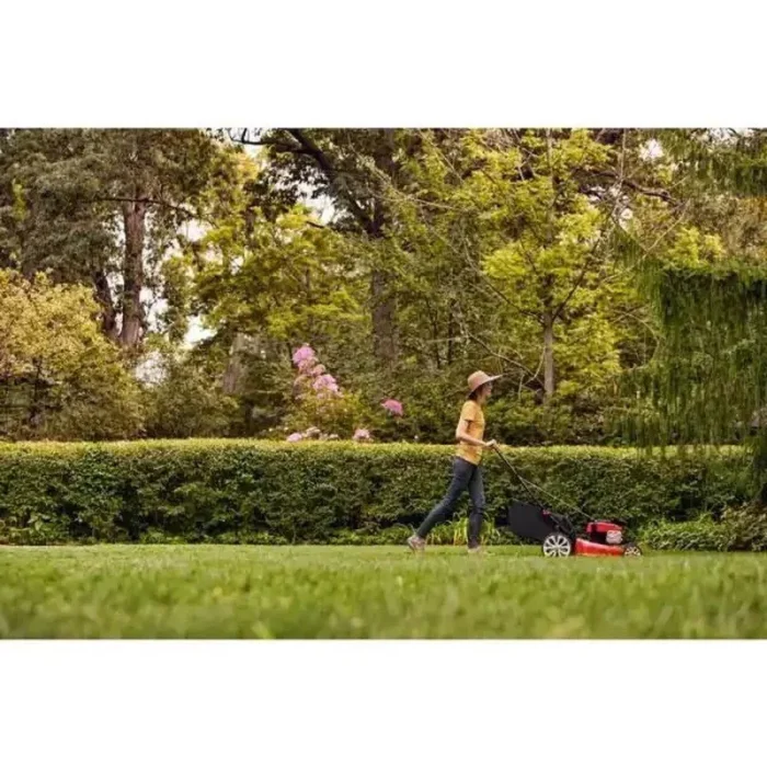 21in. 140cc Briggs & Stratton Self Propelled Gas Lawn Mower with Mulching Kit Included - Image 2